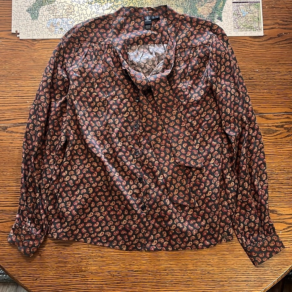 Volcom top - Picture 1 of 5